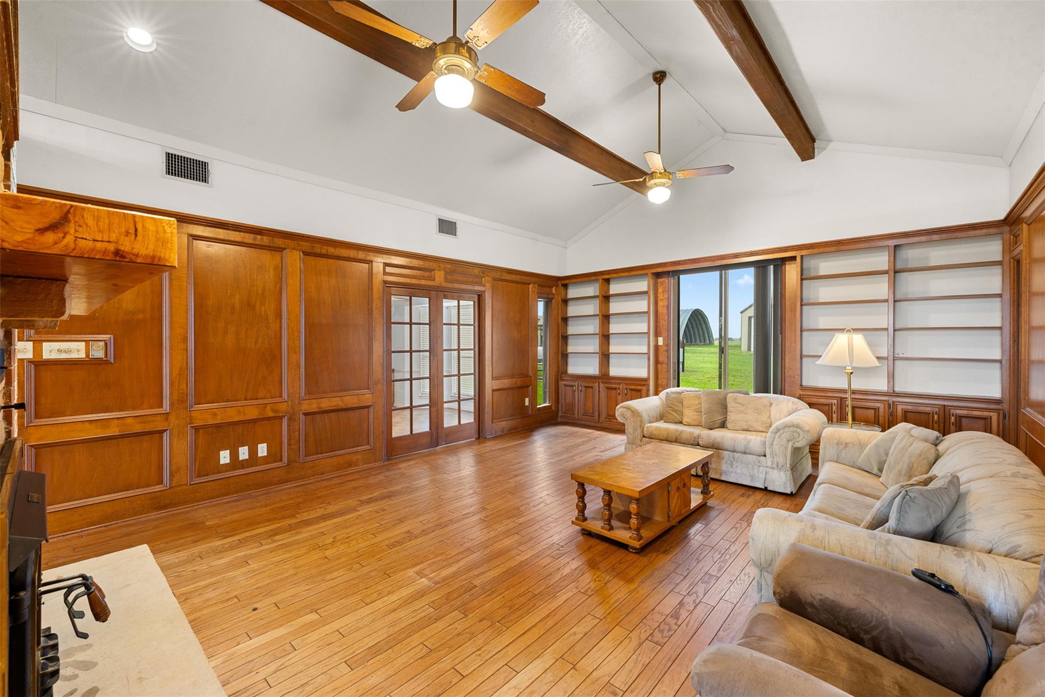 1931 Bruno Road Schulenburg TX 78956