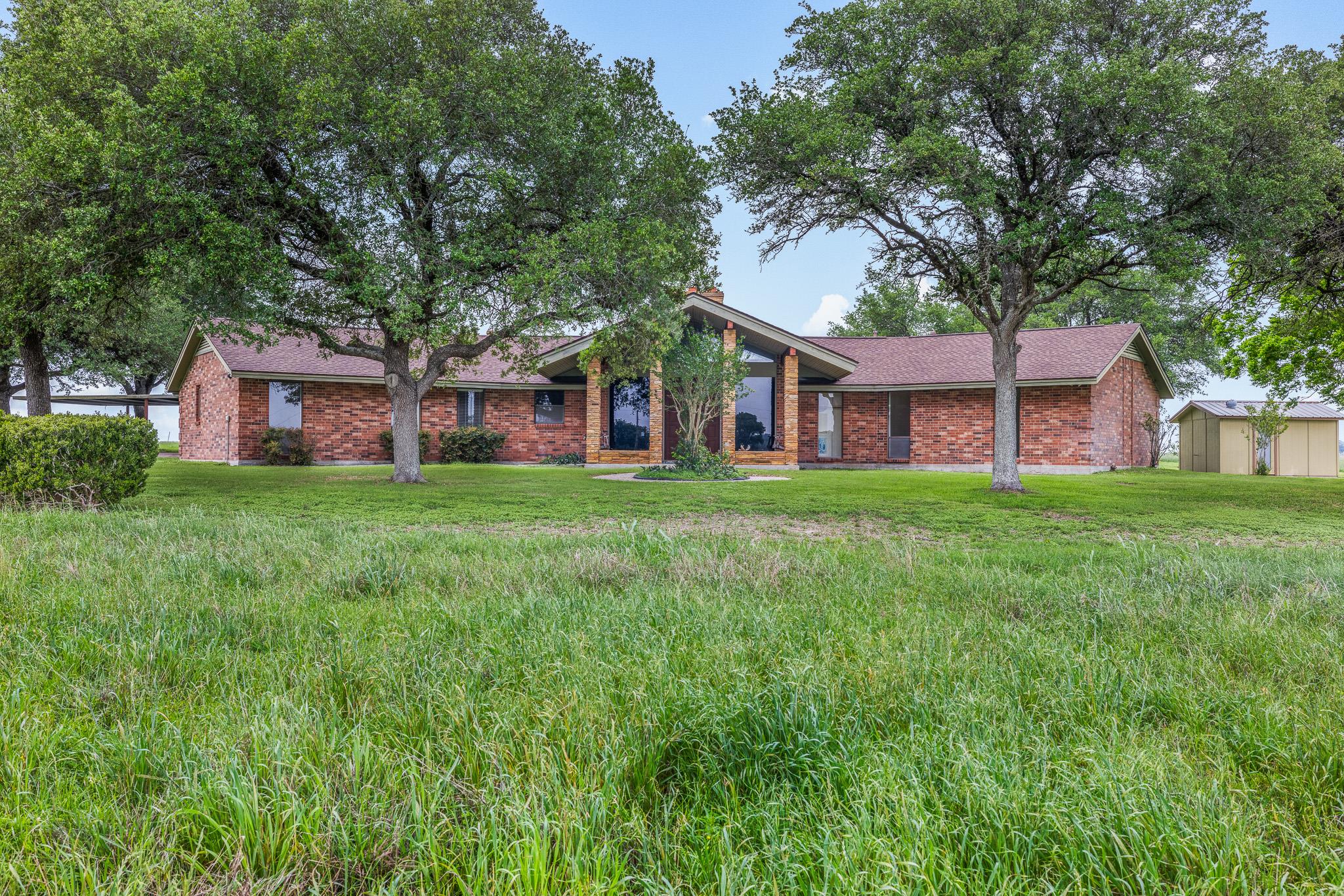 1931 Bruno Road Schulenburg TX 78956