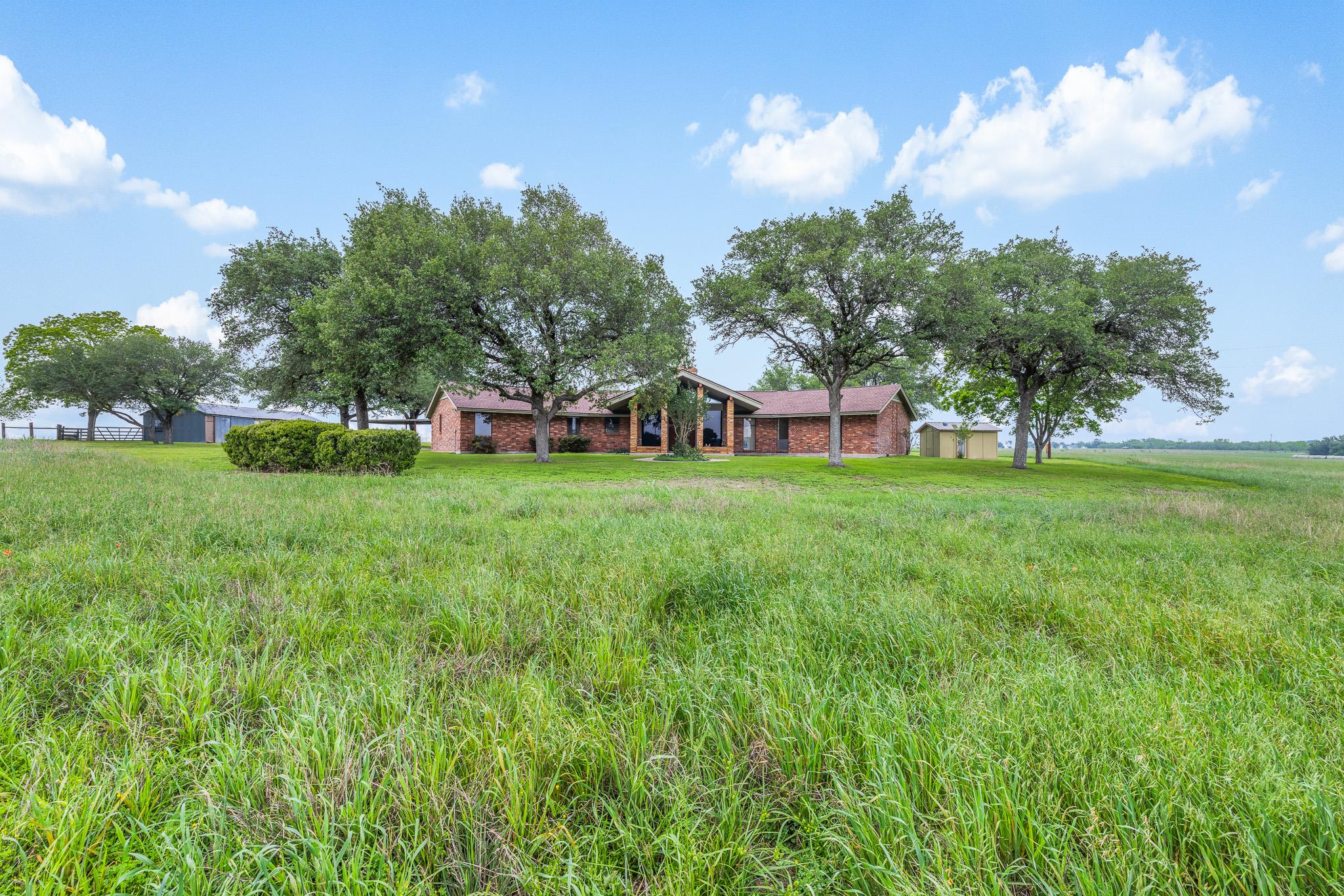 1931 Bruno Road Schulenburg TX 78956