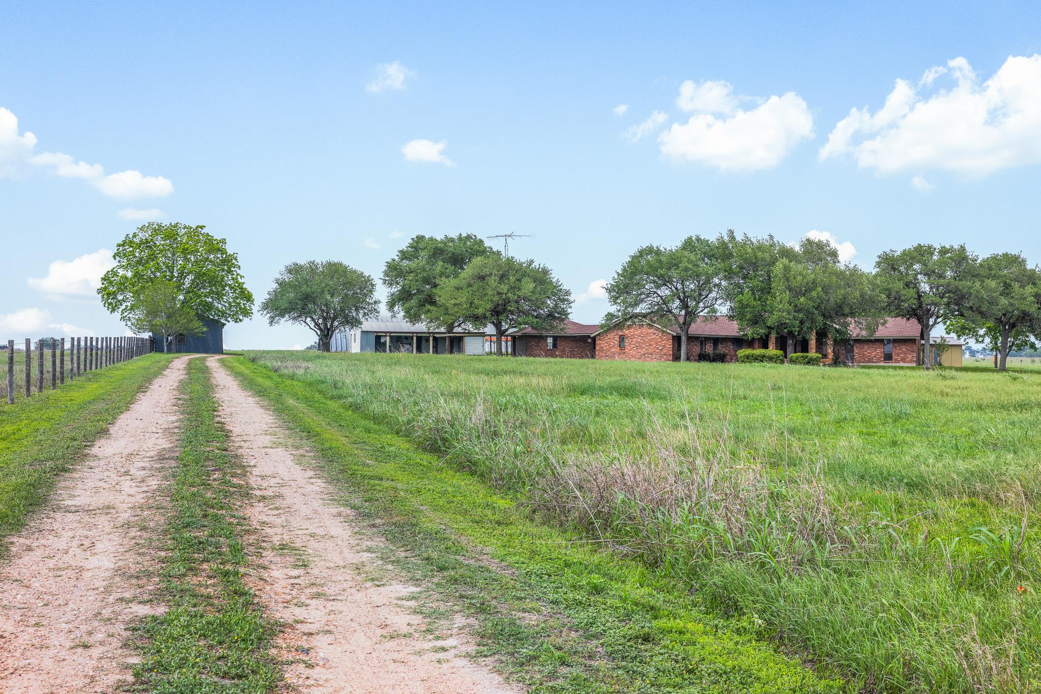 1931 Bruno Road Schulenburg TX 78956