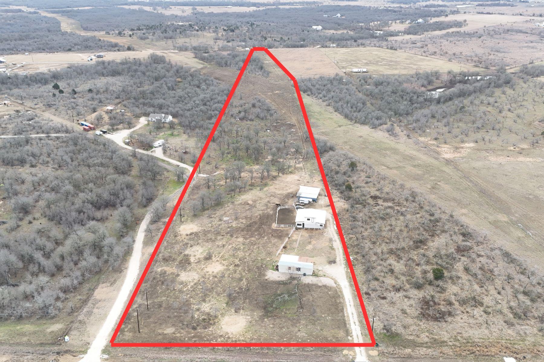 2690 County Road 466 Elgin TX 78621
