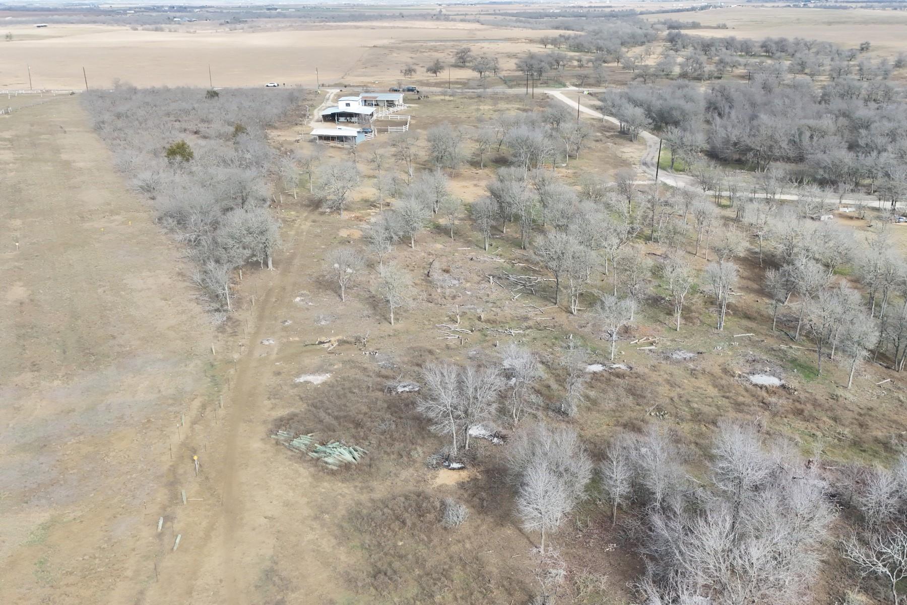 2690 County Road 466 Elgin TX 78621