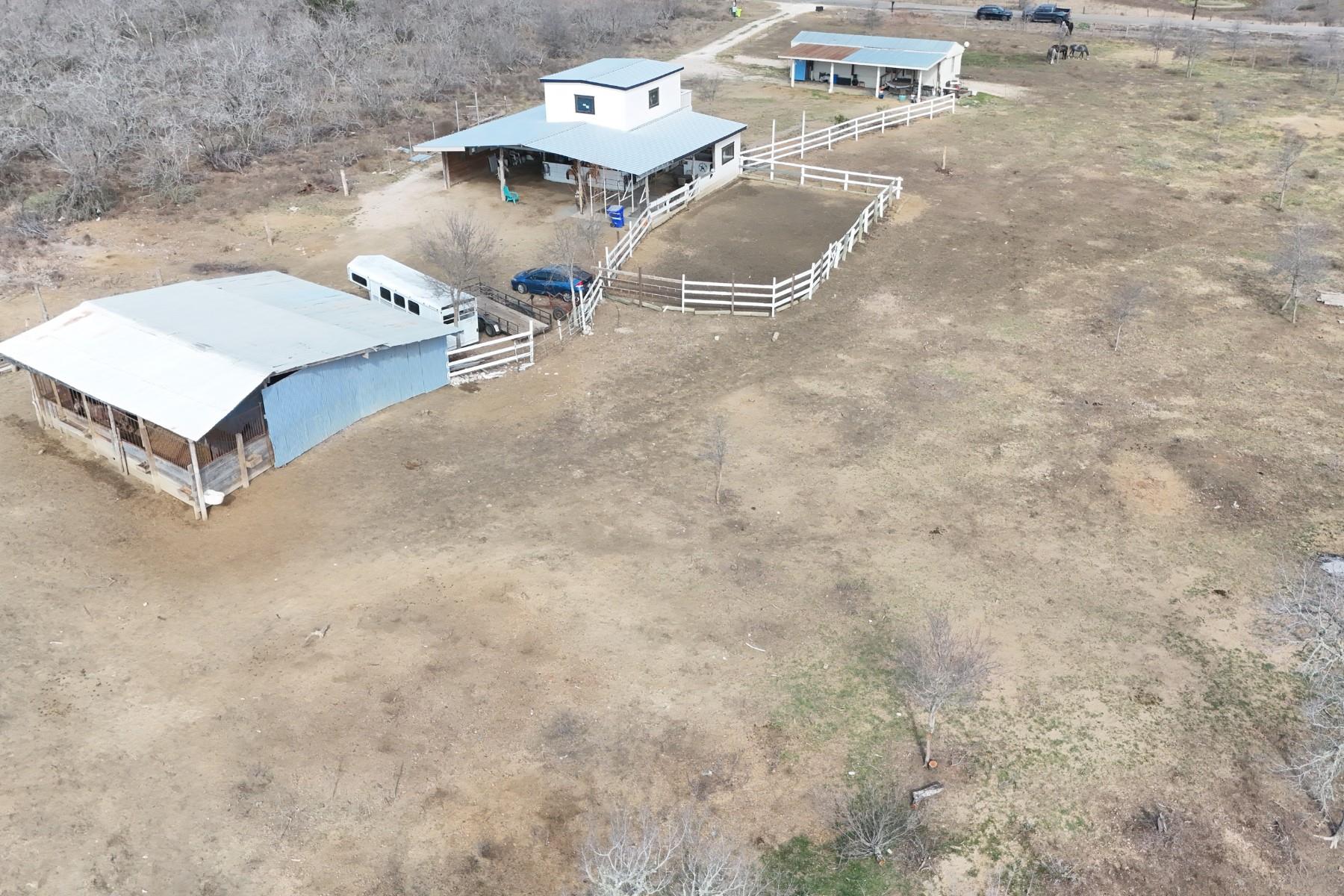 2690 County Road 466 Elgin TX 78621