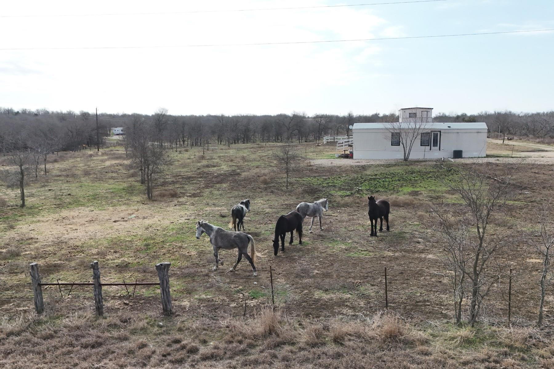 2690 County Road 466 Elgin TX 78621