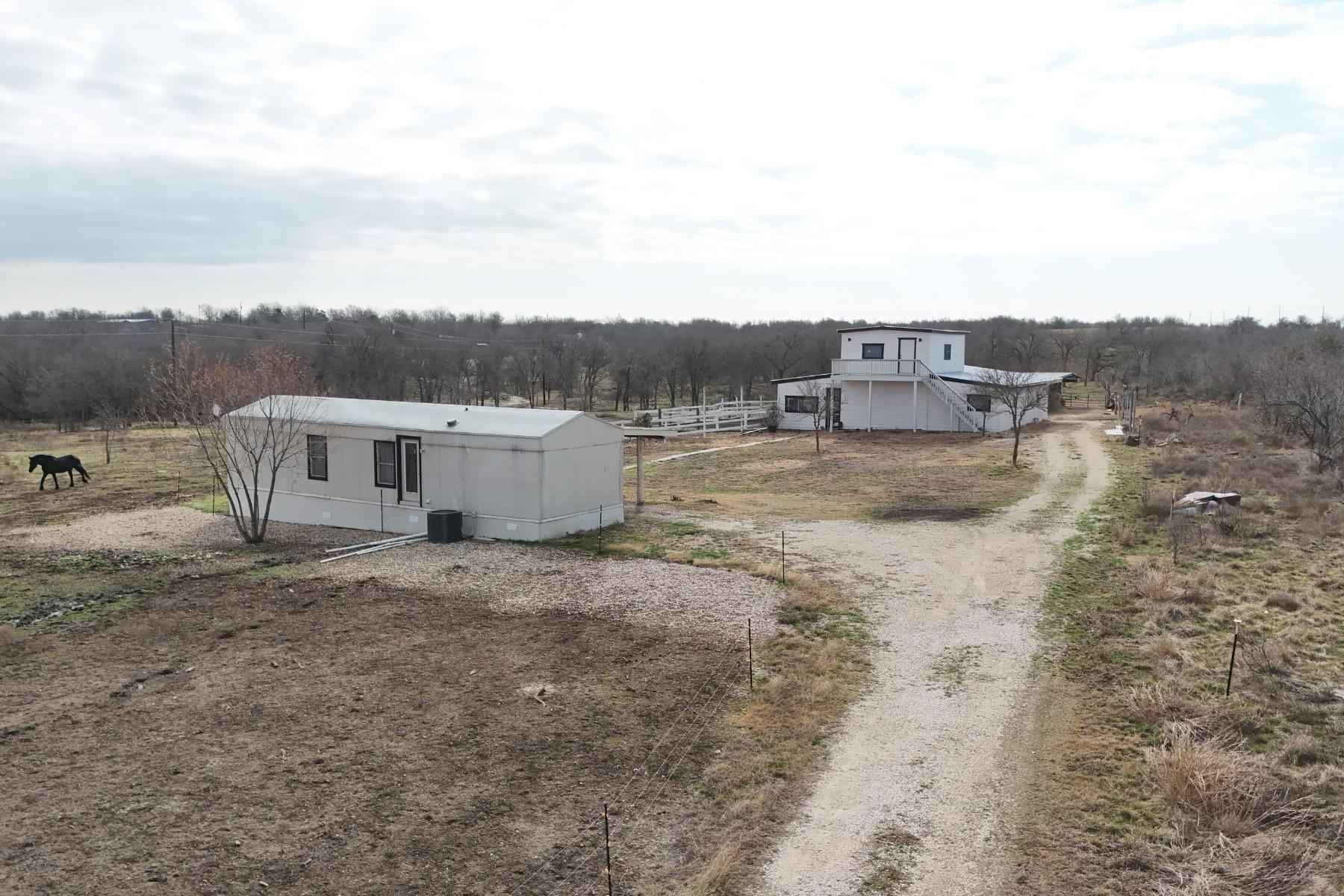 2690 County Road 466 Elgin TX 78621