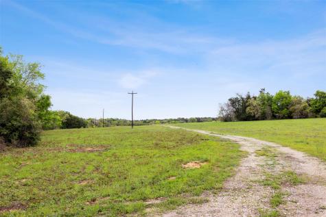 4822 Fm 1624 Road Lexington TX 78947