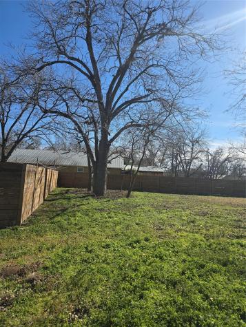 305 Lexington Road Elgin TX 78621