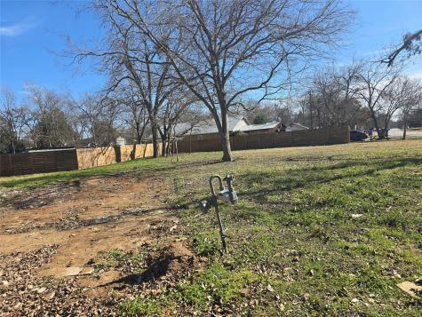 305 Lexington Road Elgin TX 78621