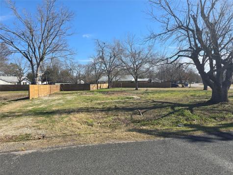 305 Lexington Road Elgin TX 78621