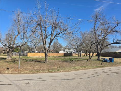 305 Lexington Road Elgin TX 78621