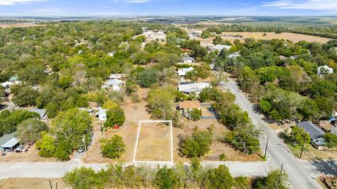 315 W Olive Street Lockhart TX 78644