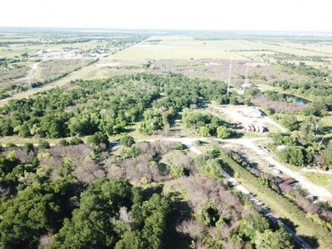 2883 State Highway 71 Highway W Cedar Creek TX 78612