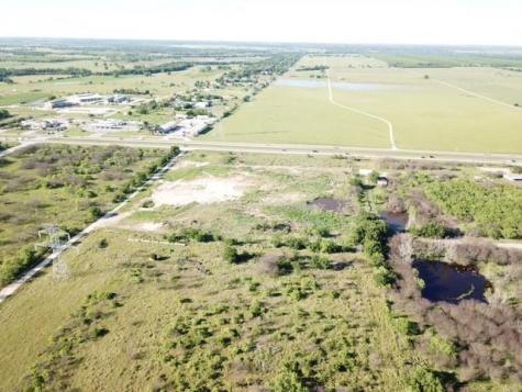 2883 State Highway 71 Highway W Cedar Creek TX 78612