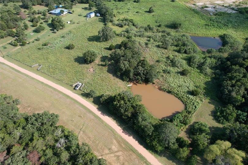1142 Private Road 7039 Lexington TX 78947