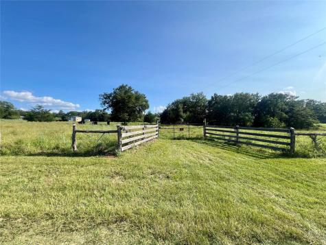 1142 Private Road 7039 Lexington TX 78947