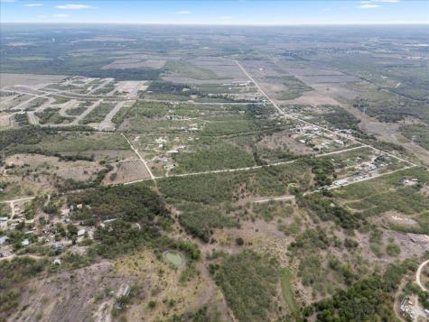 211 Caldwell Road Dale TX 78616