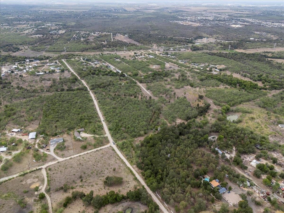 211 Caldwell Road Dale TX 78616