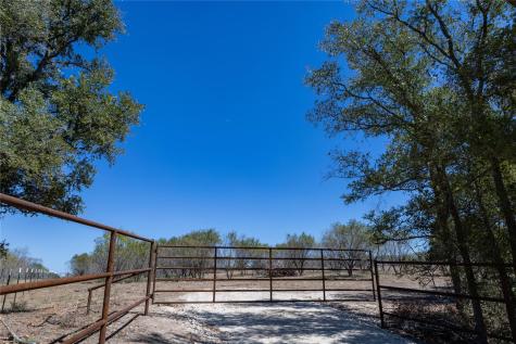 4005 Old Colony Line Road Dale TX 78616
