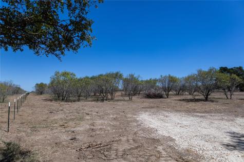 4005 Old Colony Line Road Dale TX 78616