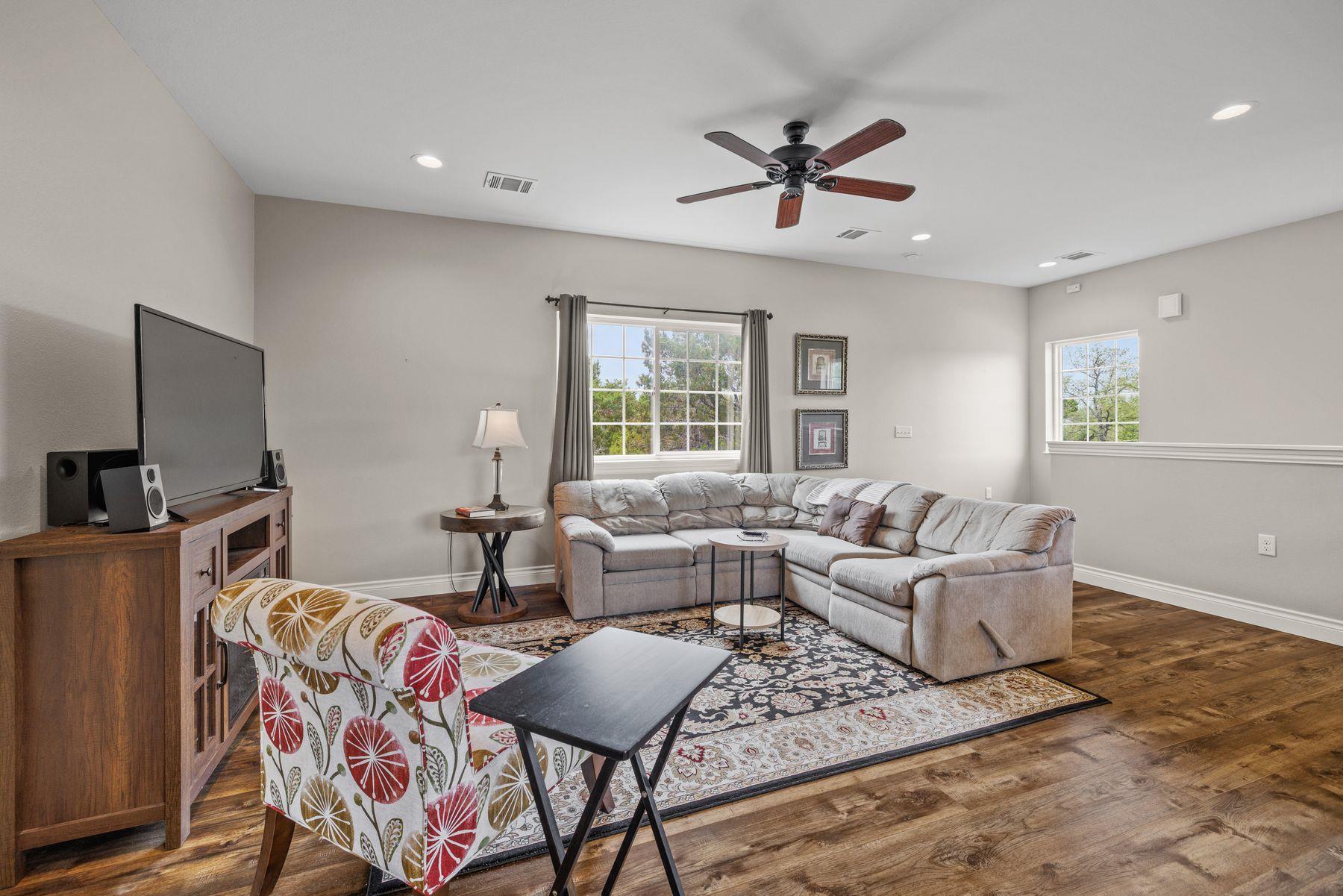 8023 Lakeview Street Volente TX 78641