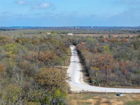 1050 Bugtussle Lane Luling TX 78648