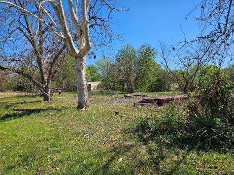 201 Harris Street Smithville TX 78957
