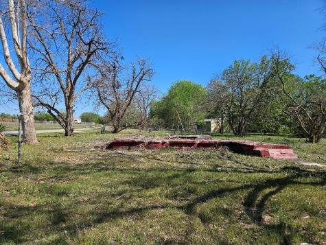 201 Harris Street Smithville TX 78957