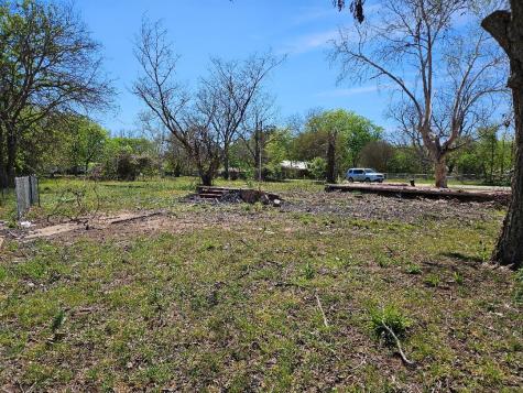 201 Harris Street Smithville TX 78957