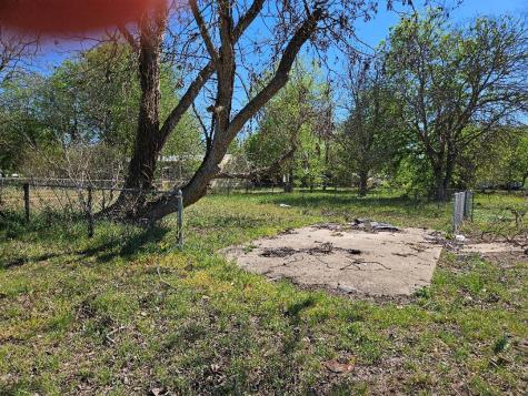 201 Harris Street Smithville TX 78957