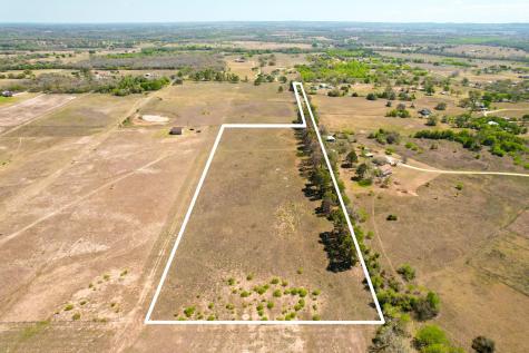 1550 Cattlemens Row Lockhart TX 78644