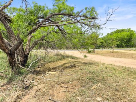 933 County Road 118 Burnet TX 78611