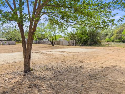 933 County Road 118 Burnet TX 78611