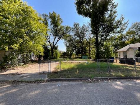 1005 W 8th Street Cameron TX 76520
