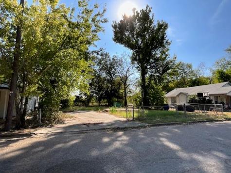 1005 W 8th Street Cameron TX 76520