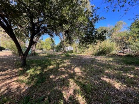 1005 W 8th Street Cameron TX 76520