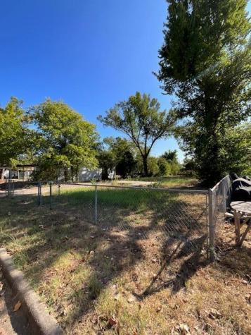 1005 W 8th Street Cameron TX 76520