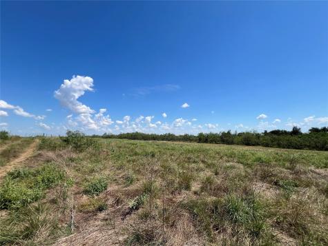 2614 Cr 466 Elgin TX 78621