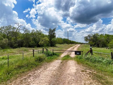 Lot 3 County Road 211 Smiley TX 78159