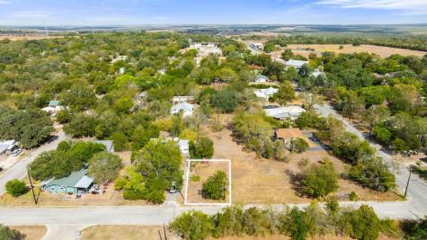321 W Olive Street Lockhart TX 78644