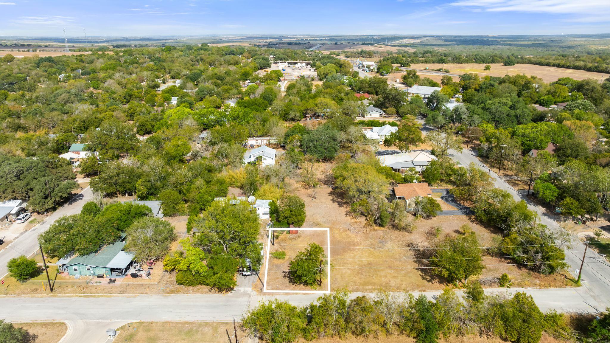 321 W Olive Street Lockhart TX 78644