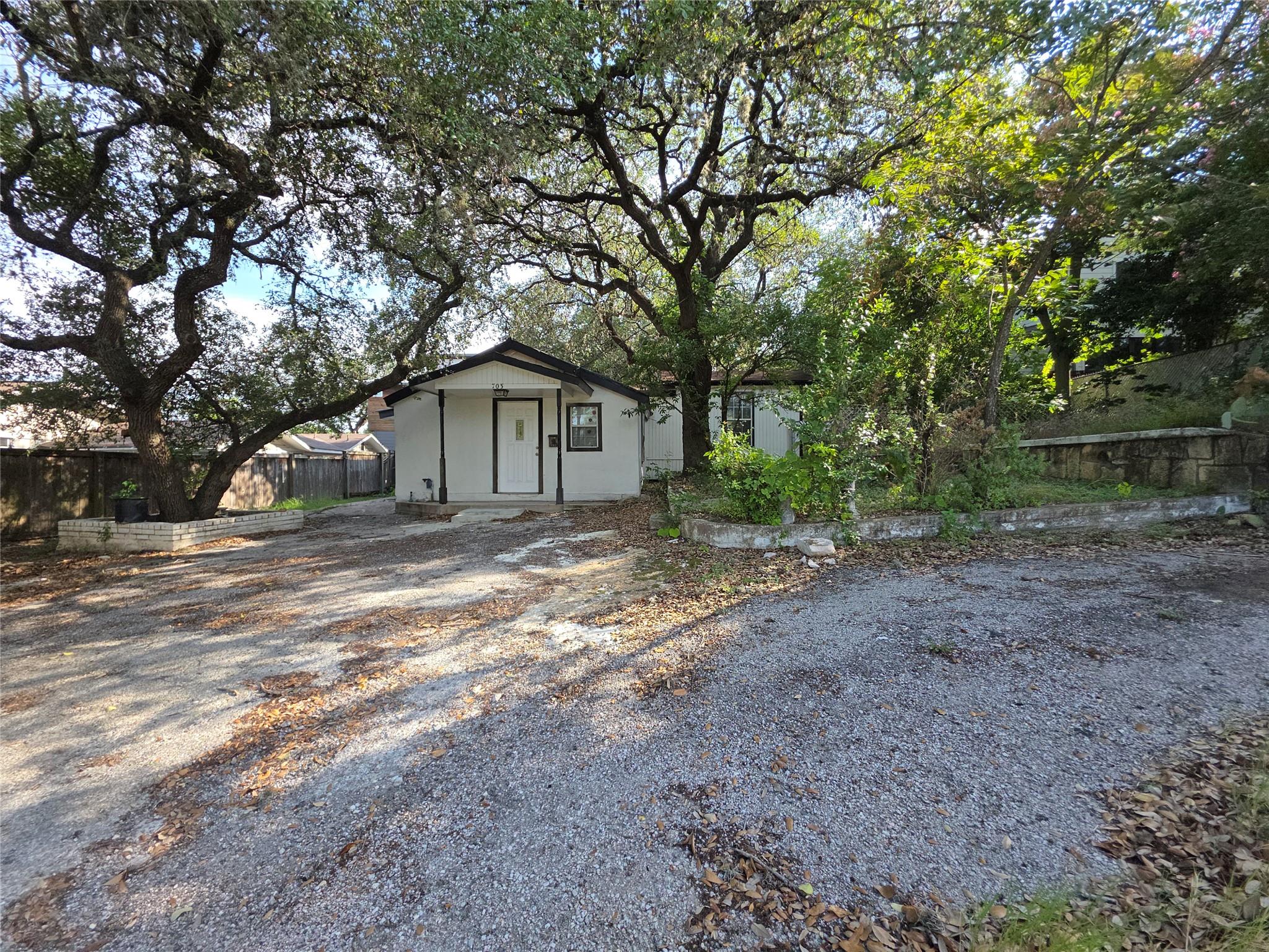 703 Herndon Lane Austin TX 78704