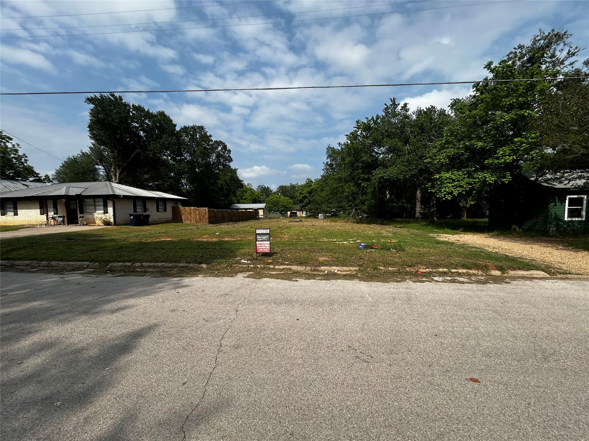 710 Scarbrough Street Rockdale TX 76567
