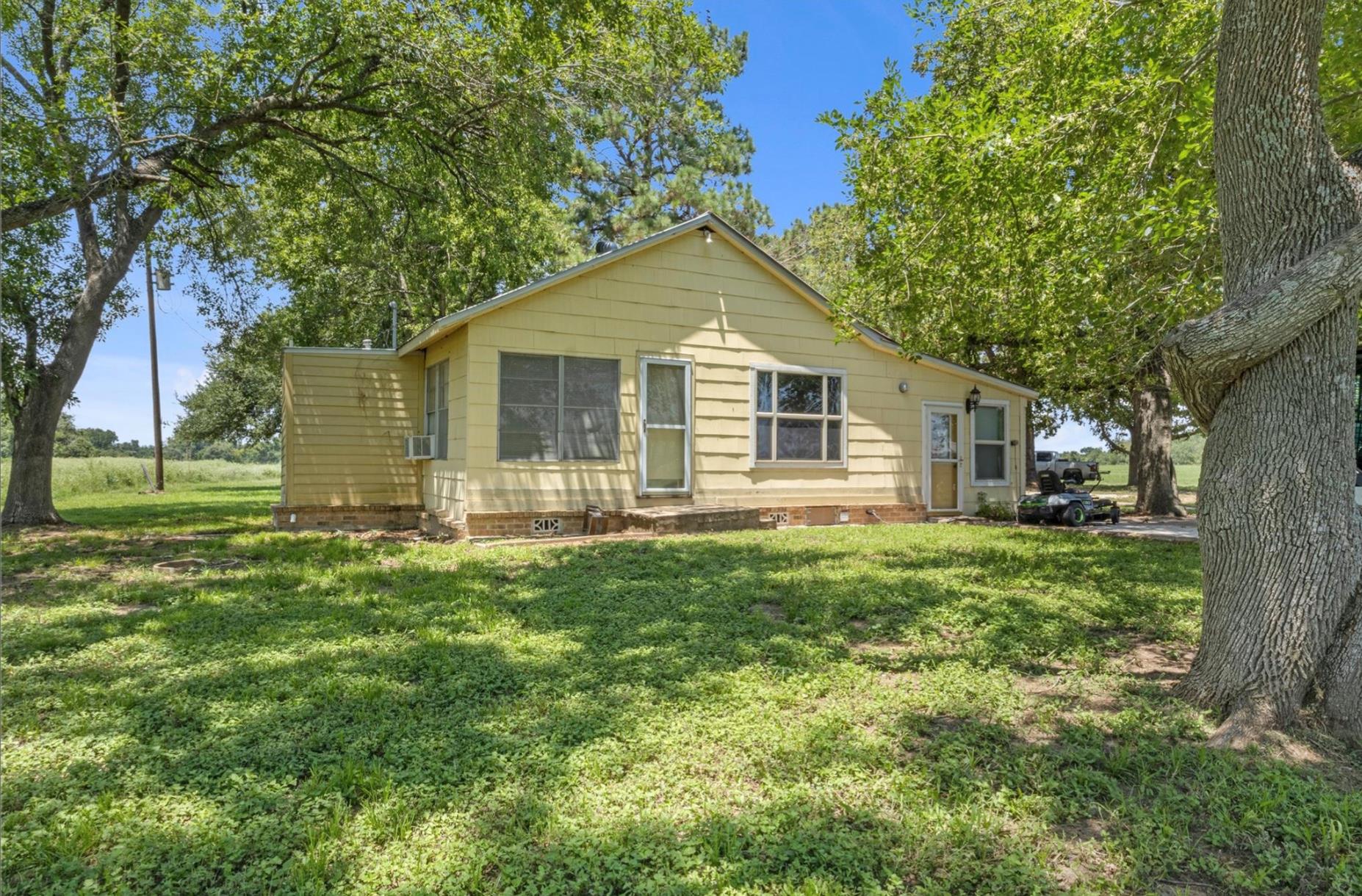 451 Pleasant Grove Road Elgin TX 78621