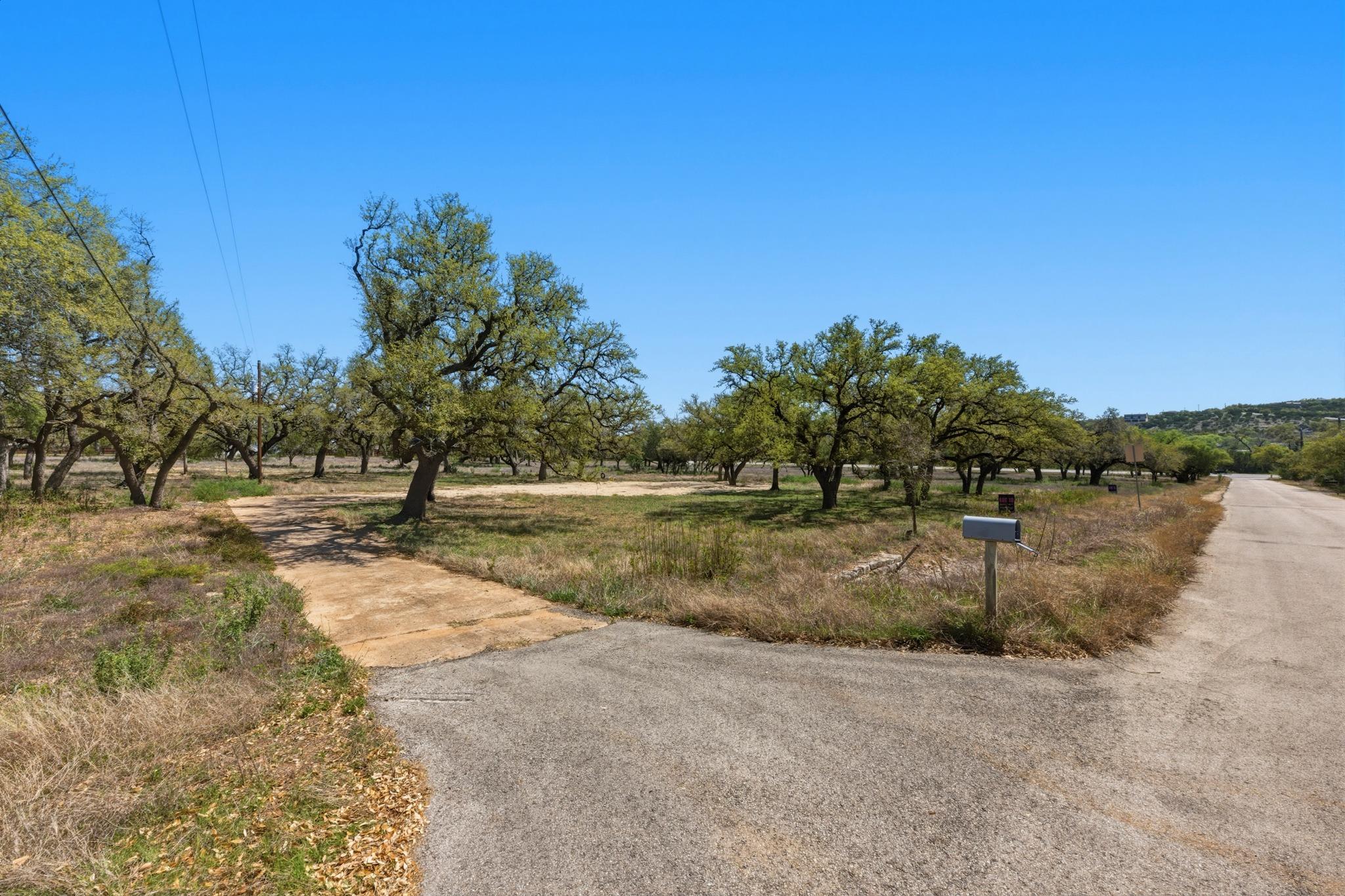 268 Kinnikinik Loop Austin TX 78737
