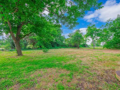 3104 S Main Street Taylor TX 76574