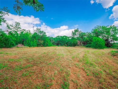 3104 S Main Street Taylor TX 76574
