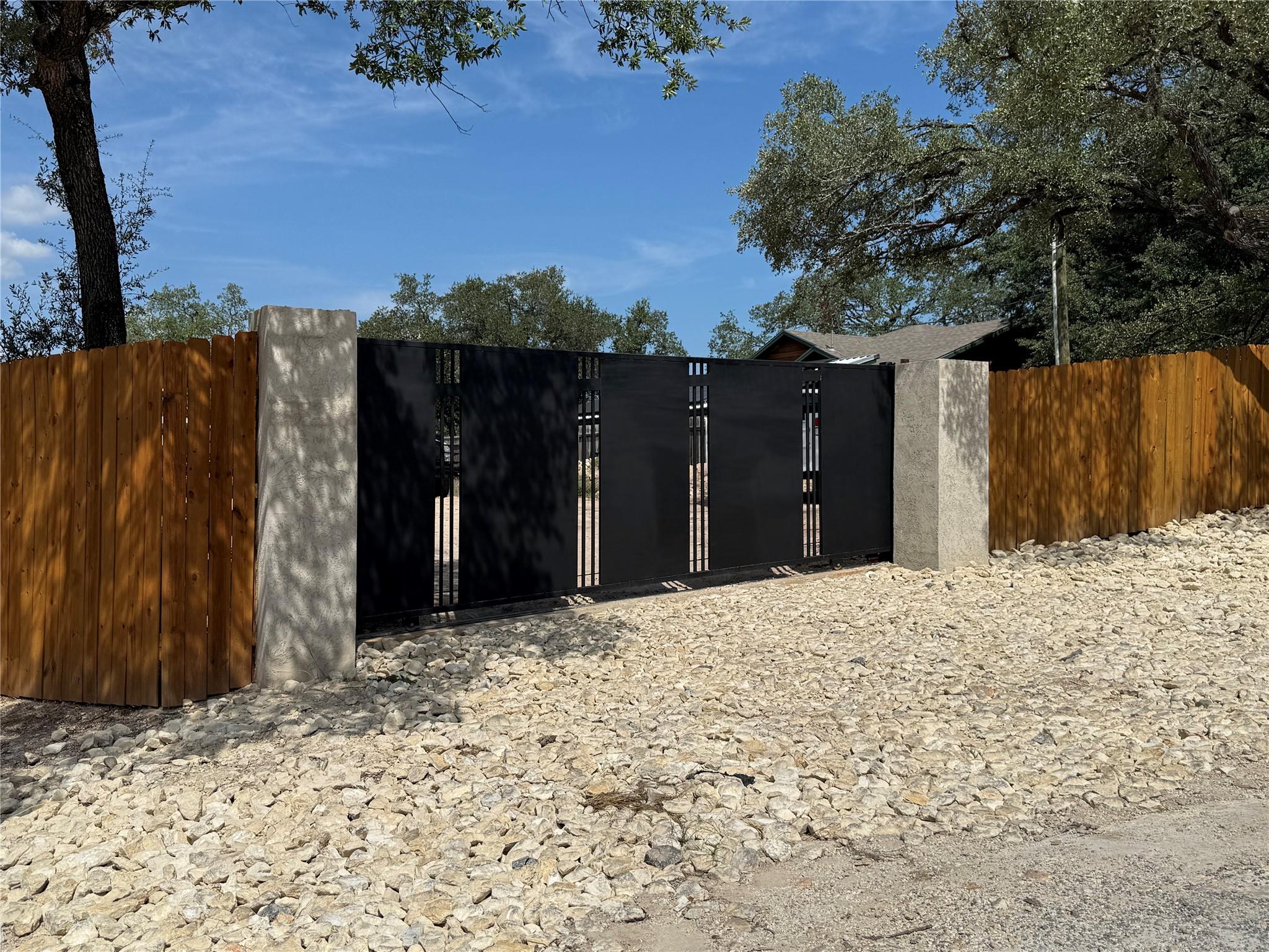 10300 Little Creek Circle Dripping Springs TX 78620
