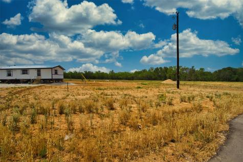 199 Sly Street Dale TX 78616
