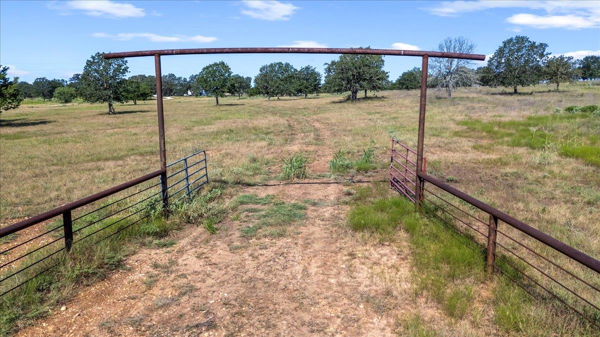 1038 League Line Road Paige TX 78659