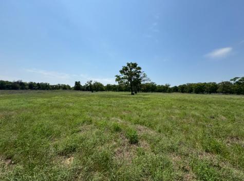 1480 County Road B Lexington TX 78947
